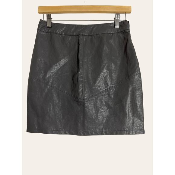 SEEK The Label Gray Faux Leather Mini Skirt Size Small - Picture 1 of 7
